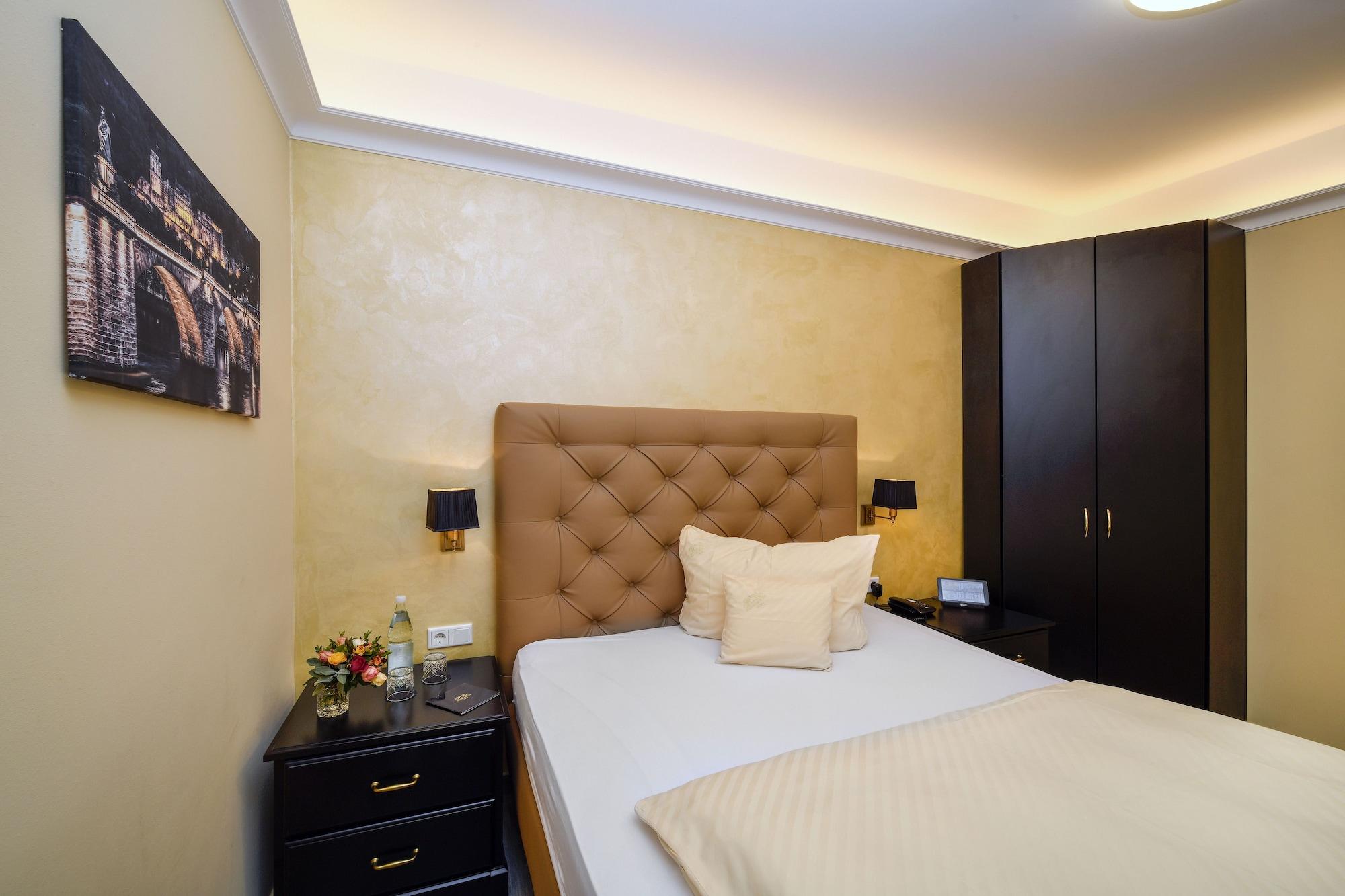 Hotel Heidelberger Hof ภายนอก รูปภาพ